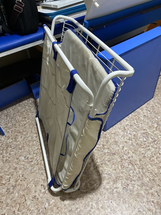 Продам пеленальный стол