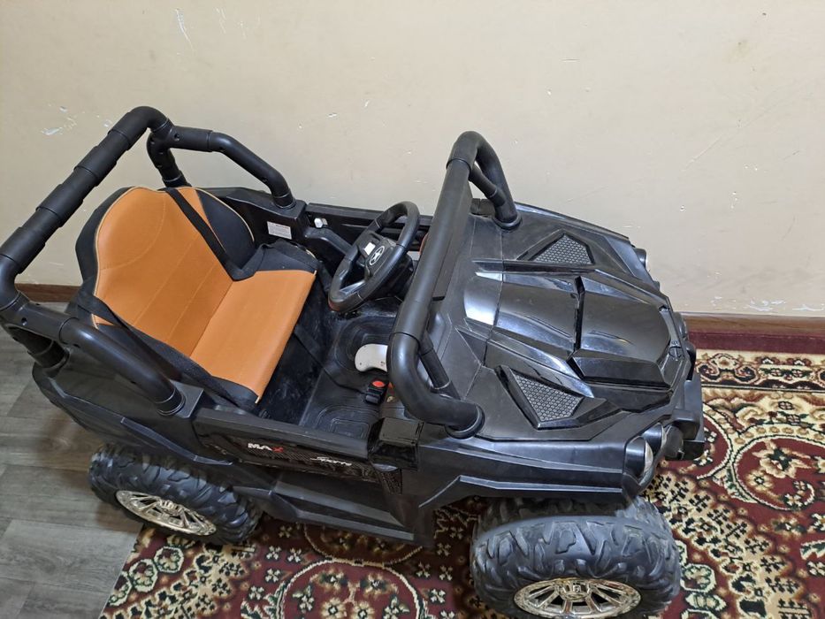 Продается детский электронный автомобил