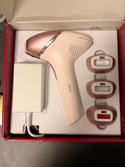 Фотоепилатор IPL Philips Lumea Seria 9000 BRI958/00
