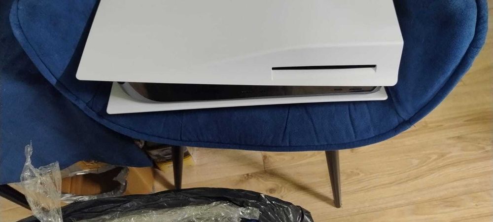 Playstation 5 Disk Version (CFI 1116A firmware 7.61 - jailbreak HEN)