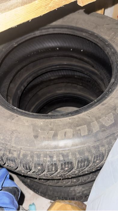 Продам зимние шины