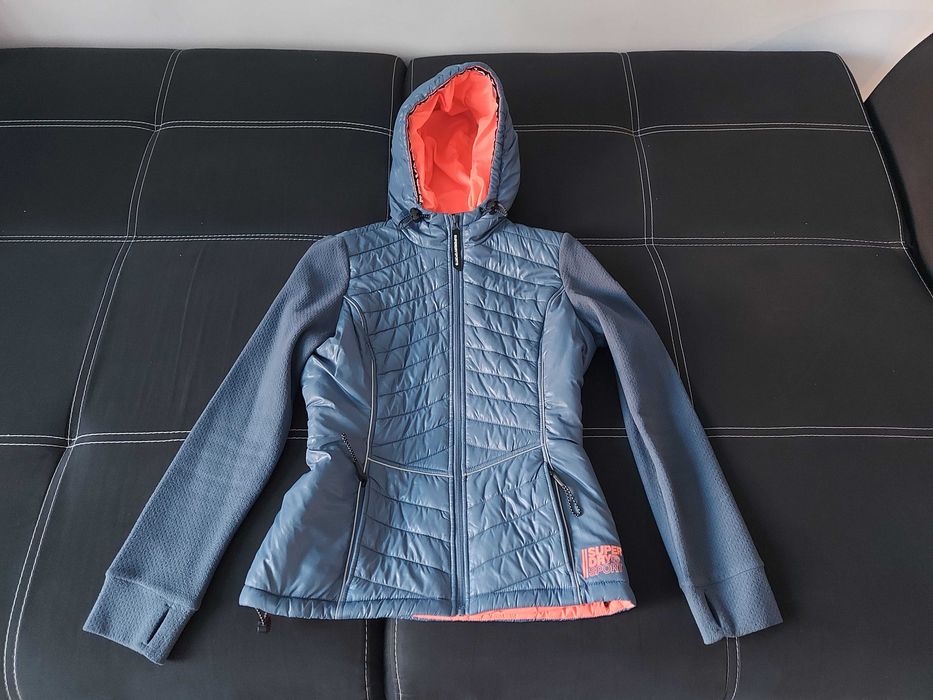 Спортно яке с качулка