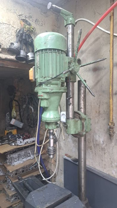 Верстак стол светлее Тиски сатылады