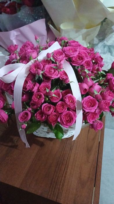 Кустовая роза свежая