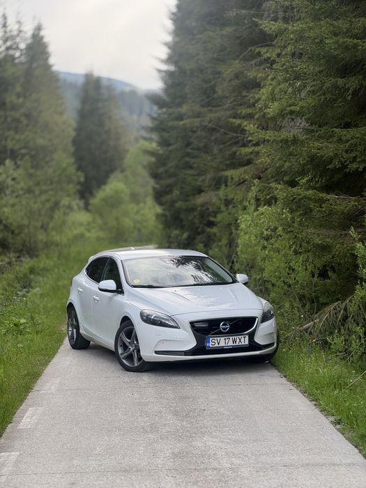 Volvo V40 1.6 D2 2013 • Full Option