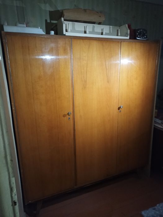 Продам шифонер деревянный