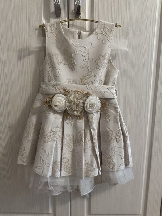 Продам платье на девочку