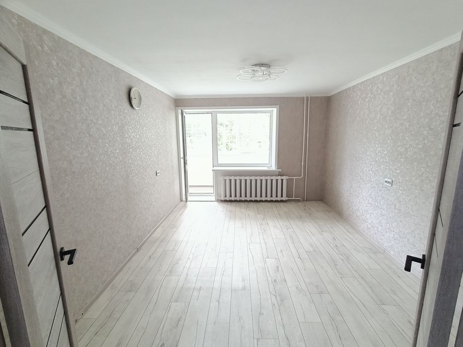 Срочно продам 2 комн кв, нов план, центр