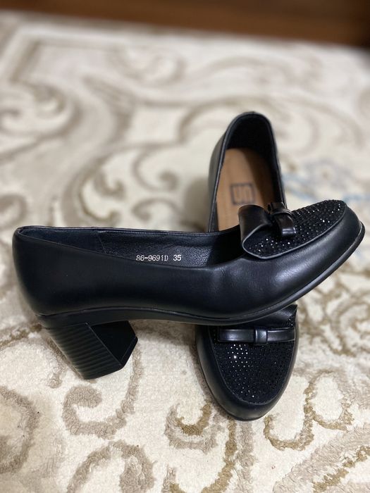 Продам туфли на девочку