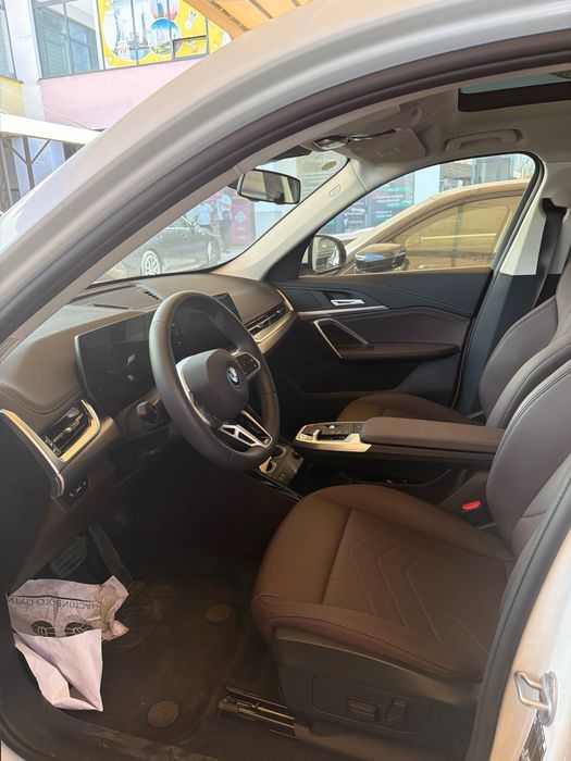 BMW Ix1 25L M poket 2025 yil