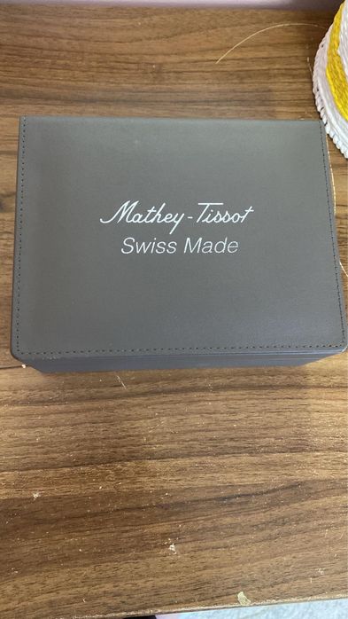 Часы Mathey-Tissot