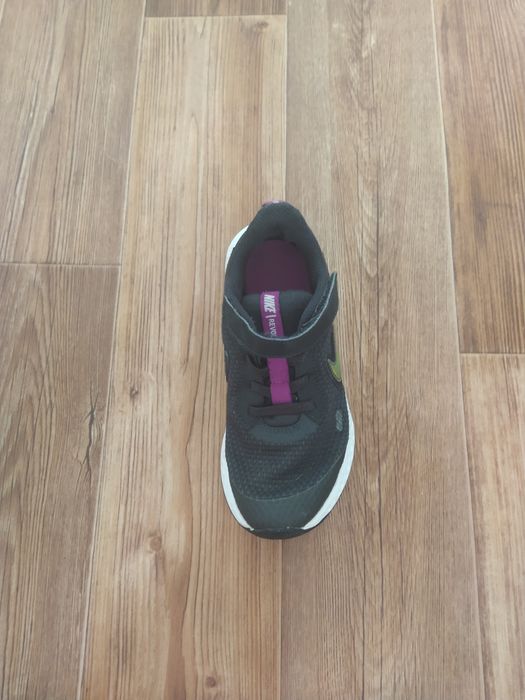 Продаю кросовки NIKE