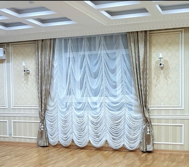Продам много чехлов для стульев и скатерти