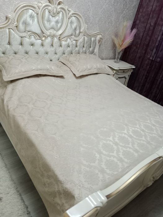 Продам покрывало в комплекте