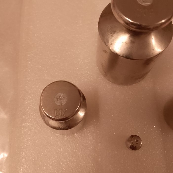 Тошлар 500 ,200 ,5 , Грам янги