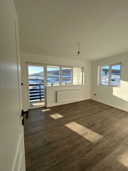 Inchiriem apartament