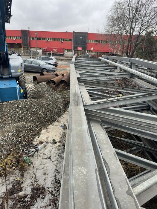 Vând ferme pentru hale industriale galvanizate