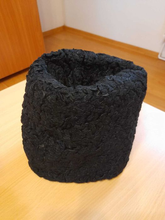 Caciula barbateasca Astrahan culoare negru stare perfecta