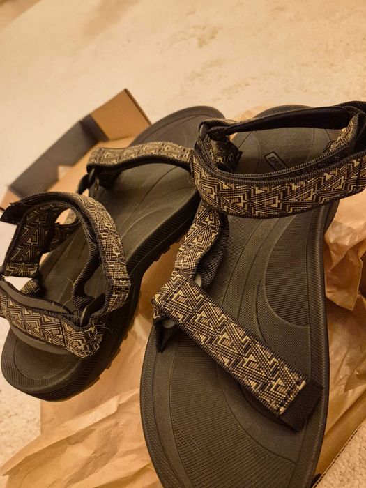 Sandale teva - noi - marimea 41