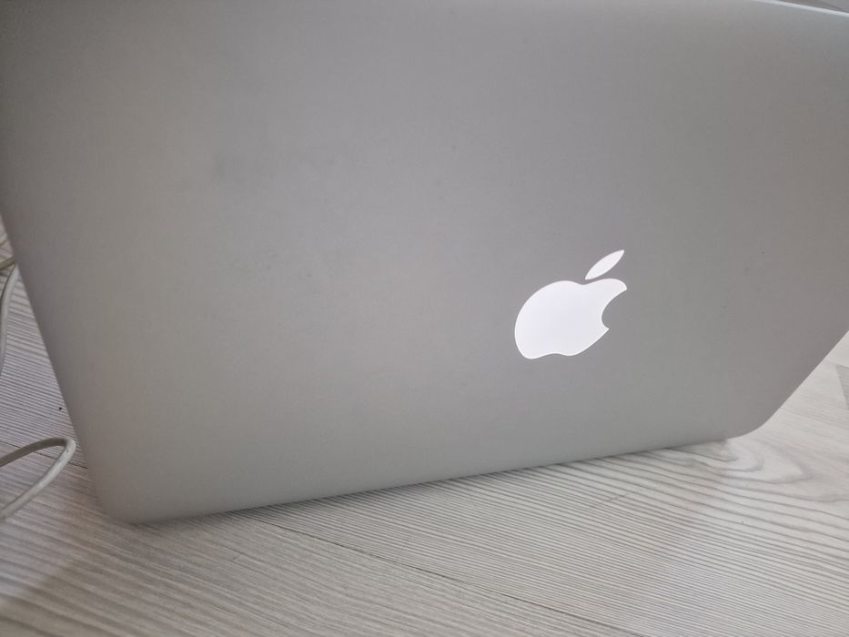 Macbook Air 11 inch 2015