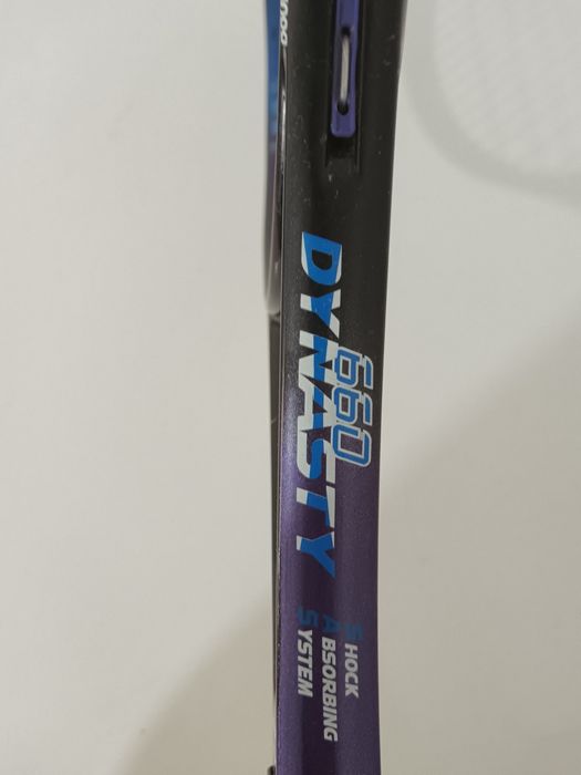 Rachetă tenis Head Dinsaty 660 + antivibrator – stare bună