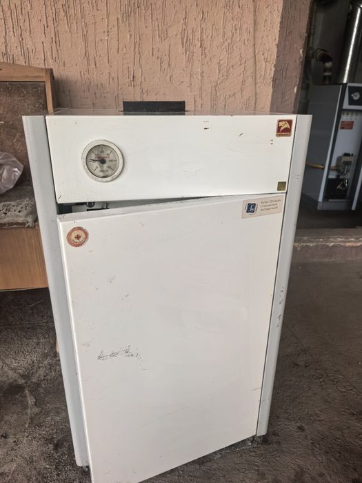 Газовая колонка напольная