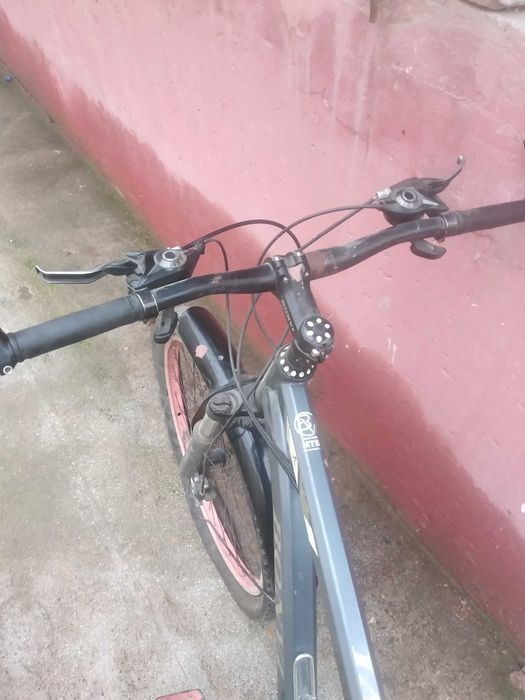 Velisaped 2 ta bor uyda yotkan xamma joyi j 2 ta bor uyda yotkan