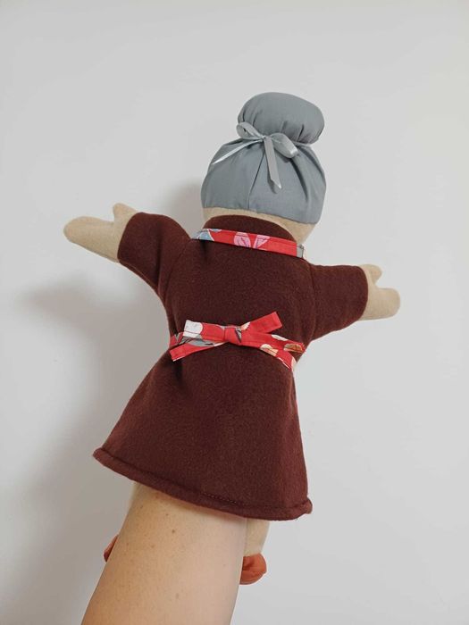 Scufița Roșie-Set 5 păpusi de mână/marionete pentru teatru: Scufița, mama, bunica, vânătorul și lupul -Tamira