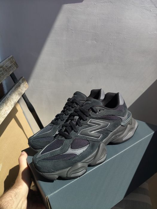 New Balance 9060 sneakers negri cu gri mărimea 42 noi originali