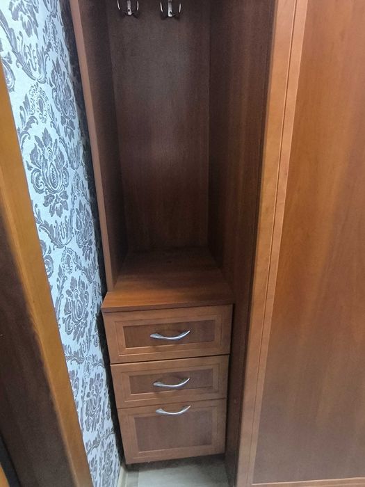 Продам прихожую.