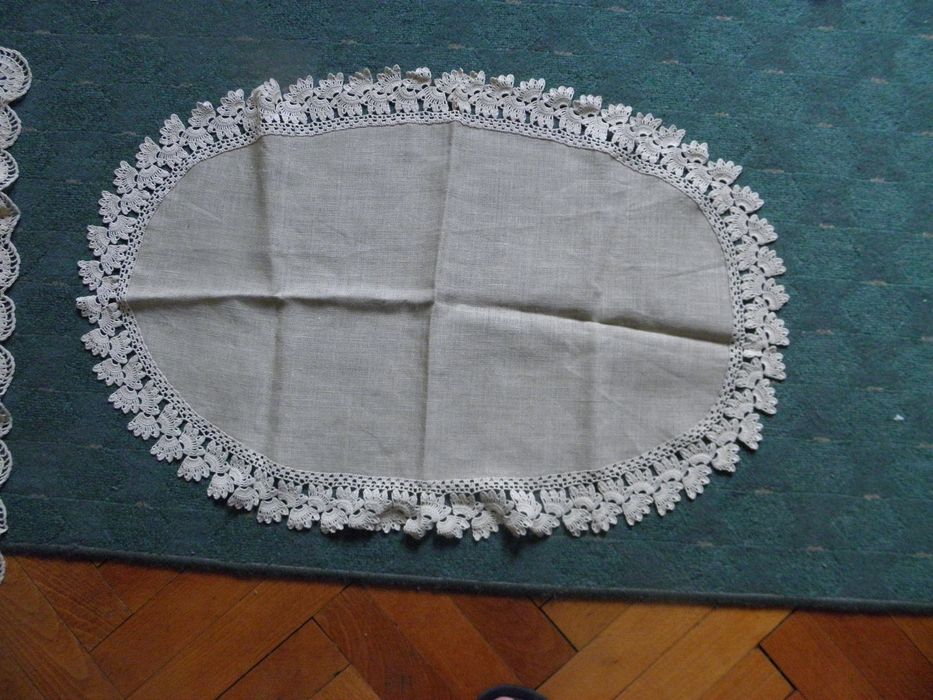 Няколко броя мильо,каре,покривка,калъфки за възглавници