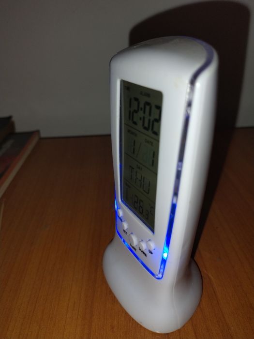 Ceas digital de birou multifuncțional, cu termometru, calendar și alarmă