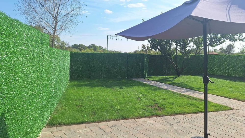 Plasa gard viu artificial 49 lei/mp