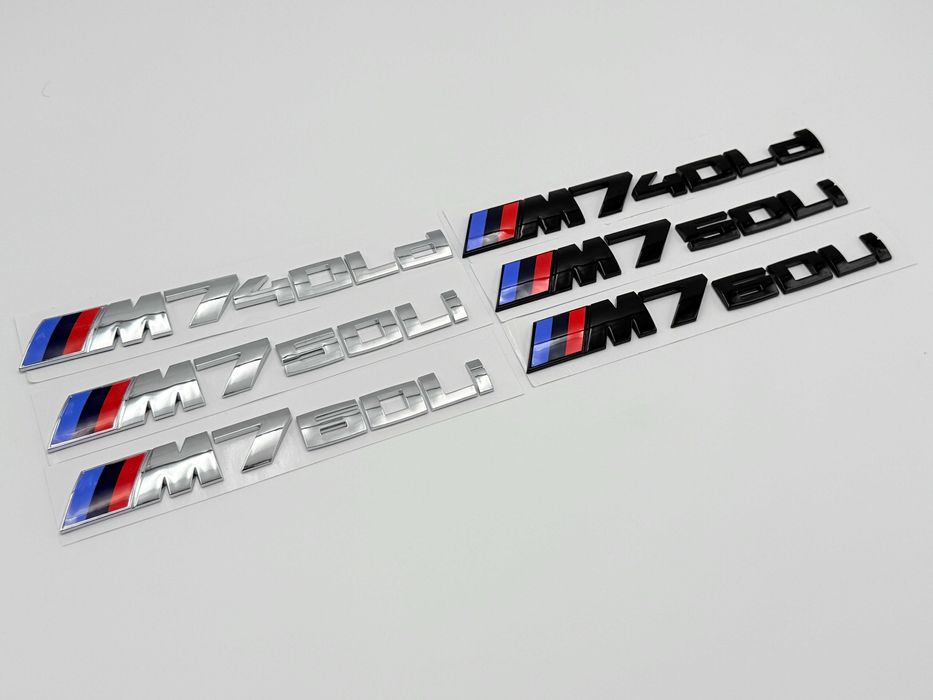 Emblema Compatibila BMW M seria 7 G70 Motorizare spate