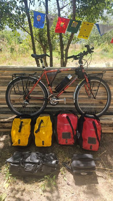 велосипед и корзины ortlieb