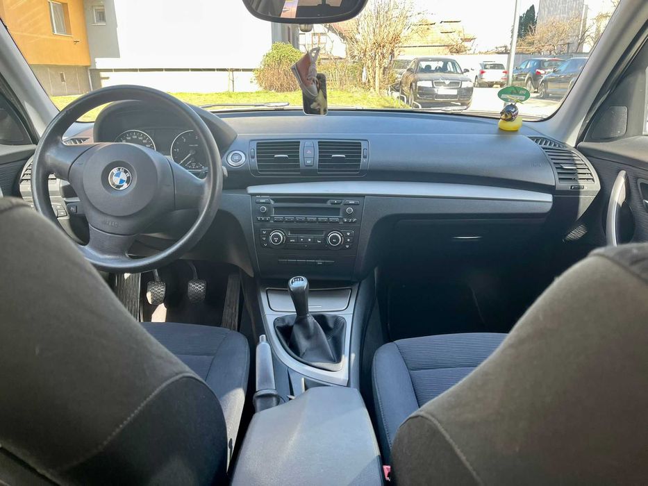 BMW 1 Series 2010 — imagine 3