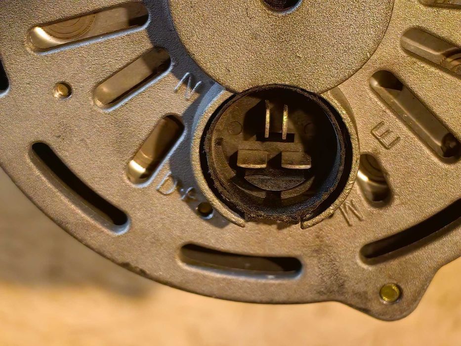 Генератор и стартер на спец технику.