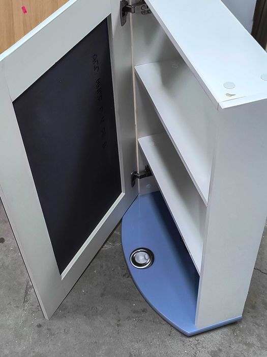 Пвц шкаф за баня с огледало и осветление