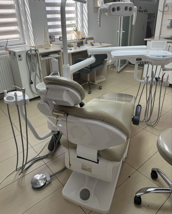 Unit dentar ( scaun stomatologic )