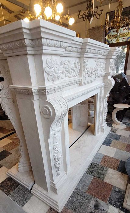 Masca de semineu din marmura