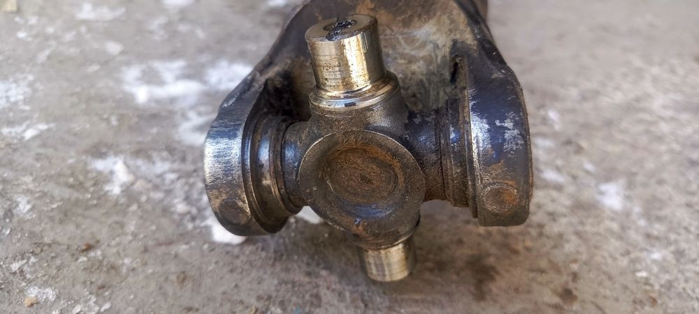 Продам карданный вал Делика