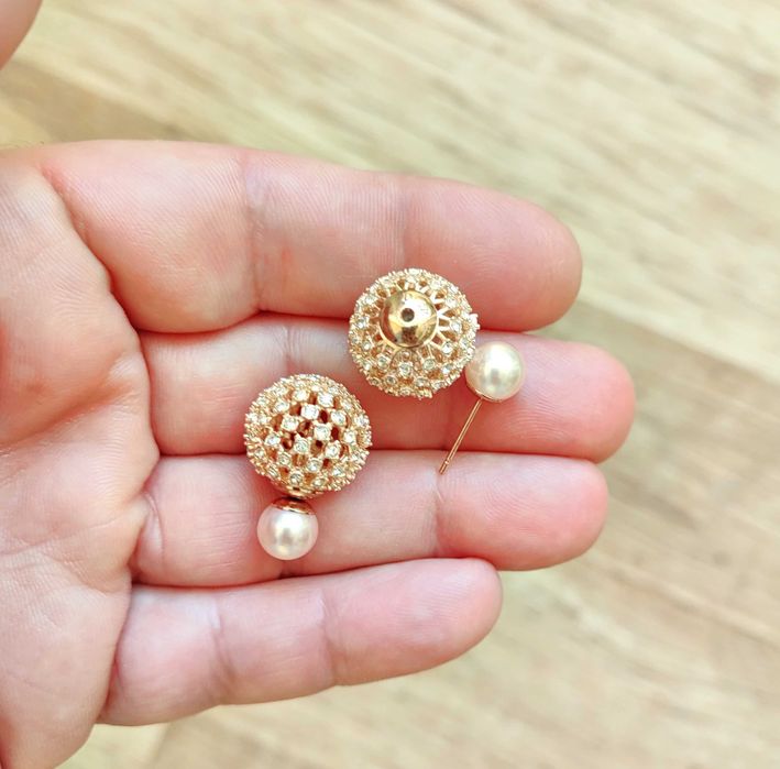 Обеци в розов цвят на Кристиан Диор с циркониеви камъни