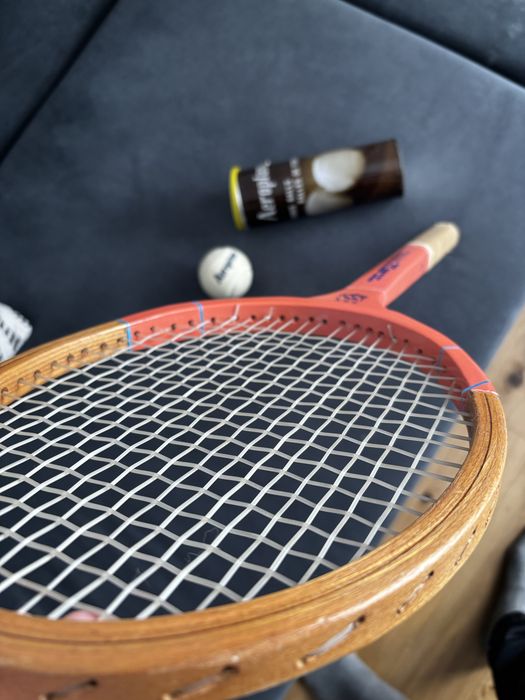 Set retro racheta si minge de tenis noua.