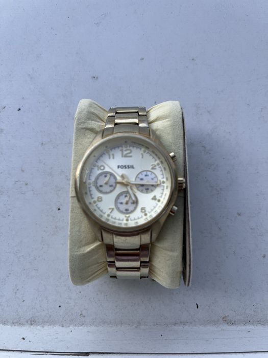 Ceas fossil auriu