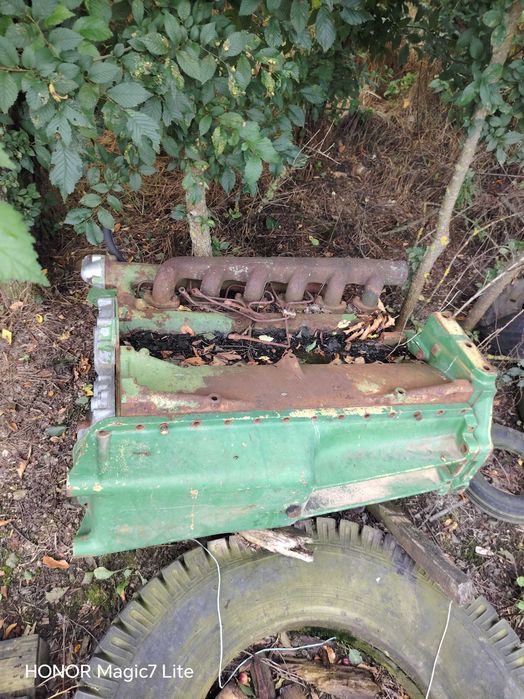 Vând piese John Deere