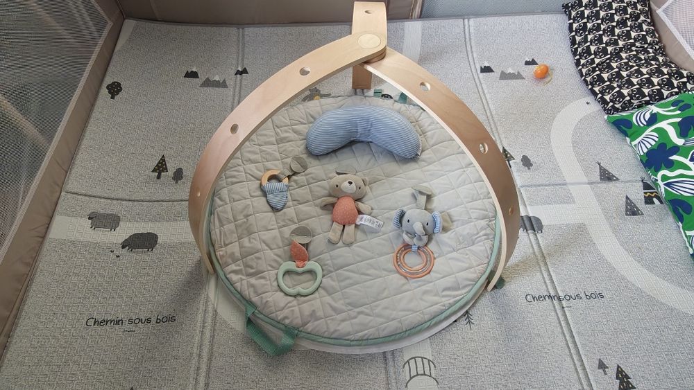 Активна гимнастика Ingenuity Cozy Spot с дървена арка