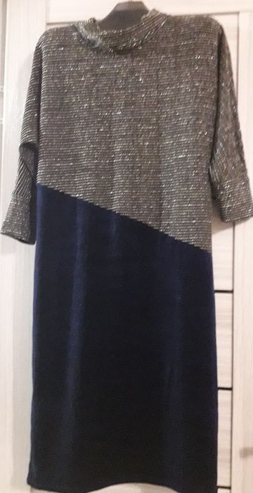 Вечернее платье  велюр темно-синий  низ верх золото ссеребром р 48-50