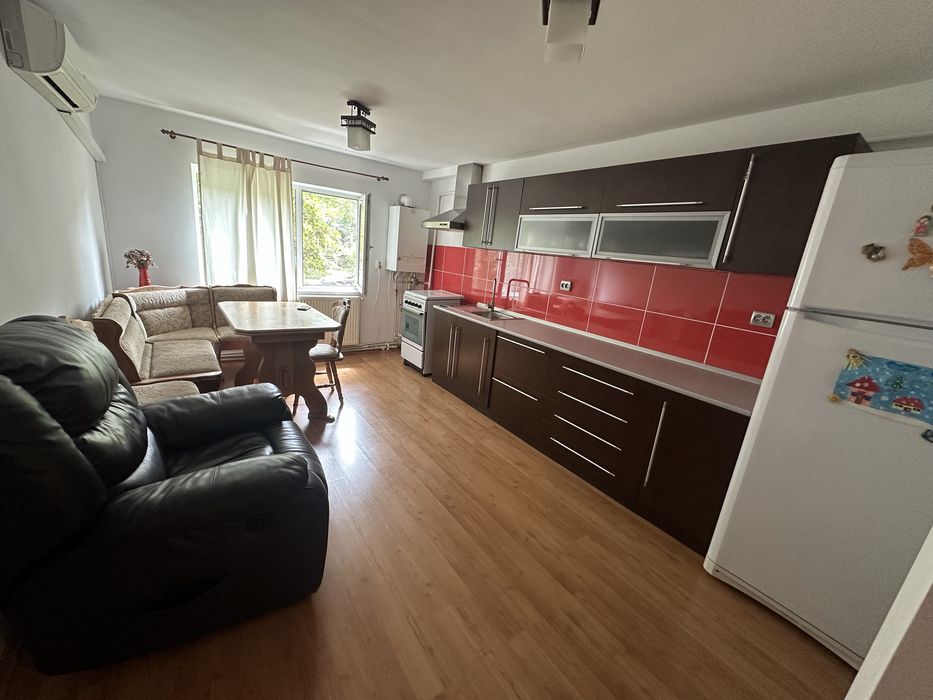 Vând apartament 2 camere decomandat