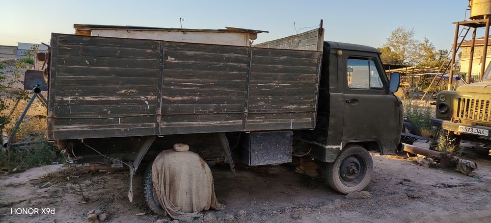 Botli uaz sotiladi yili 1983 yil
