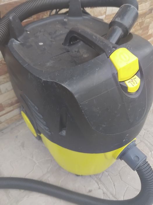 Прахосмукачка Karcher NT35/1eco 3600W с Контакт Тупалка Сухо Строителст